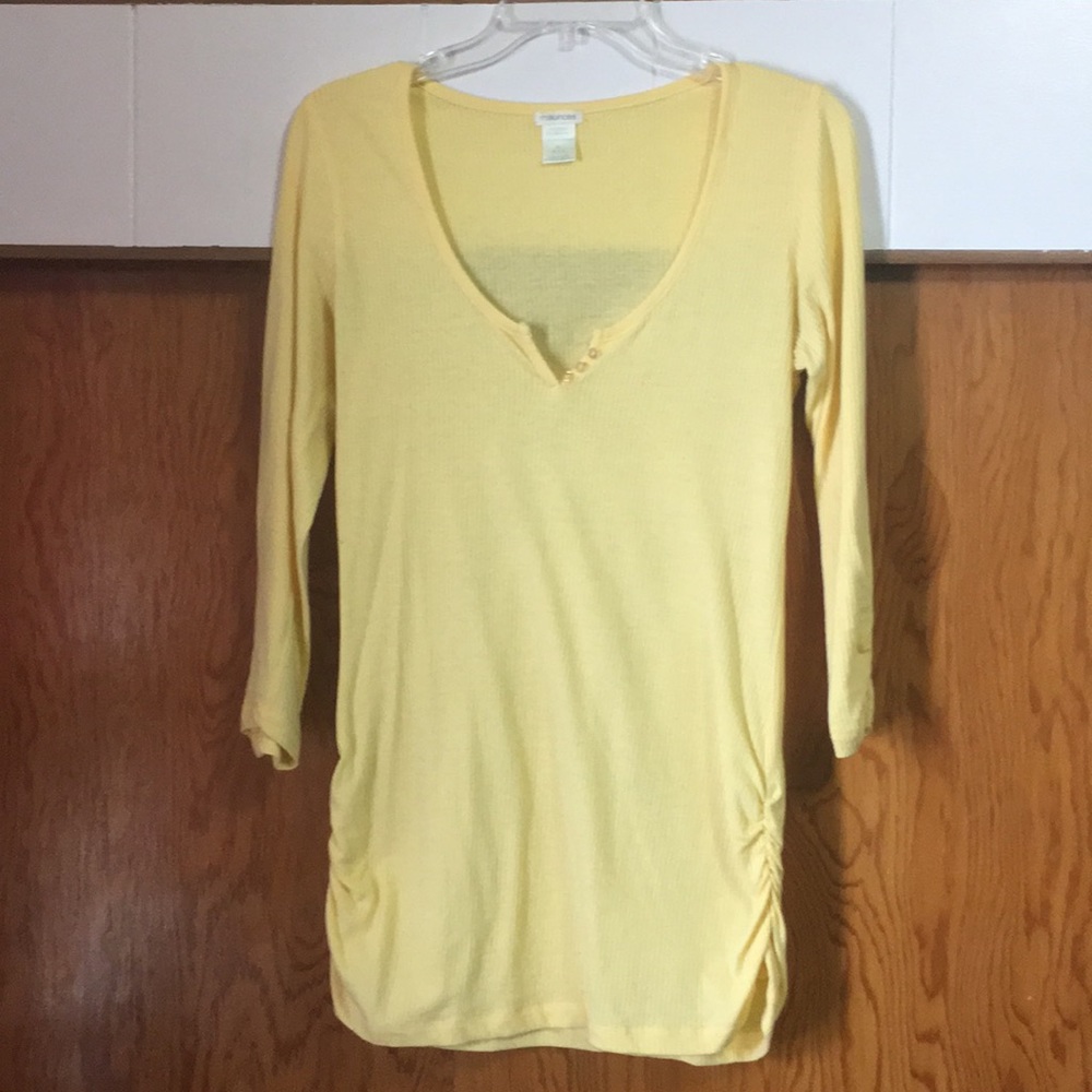 Maurices Top ~ Size Medium ~ Yellow 3/4 Sleeve